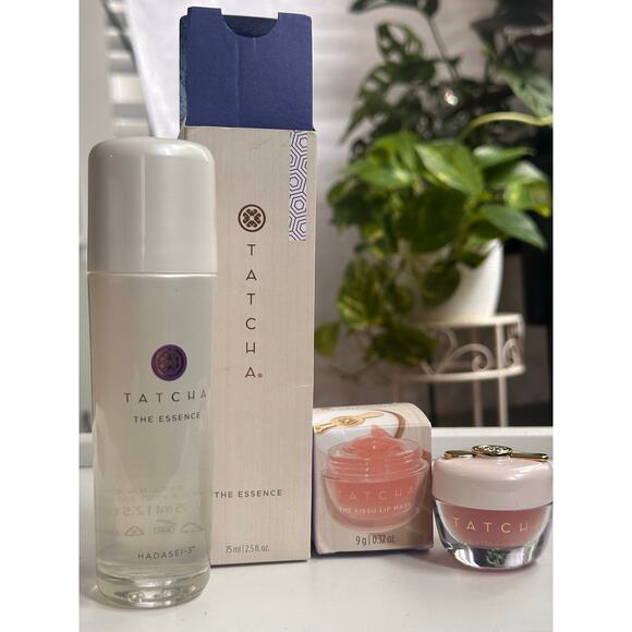 Tatcha BUNDLE includes essence and Tatcha kissu hydrating & plumping lip mask - Picture 2 of 7